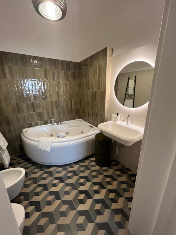 Palazzo Lamantea Boutique Rooms Bisceglie Exterior foto